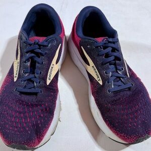 Brooks Women's Athletic Shoes - Pink and Cream